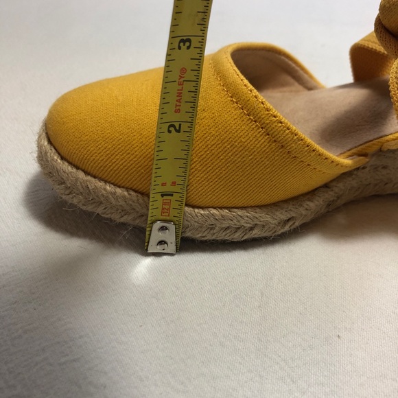 Lifestride yellow espadrilles size 7 - Picture 10 of 10